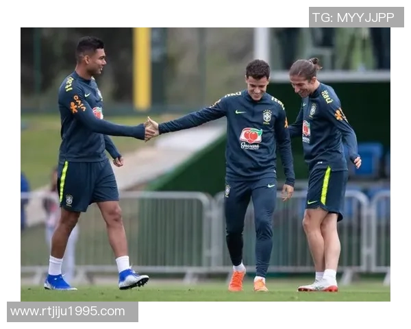 长龙航空与足球明星签约开启合作新篇章助力体育事业发展