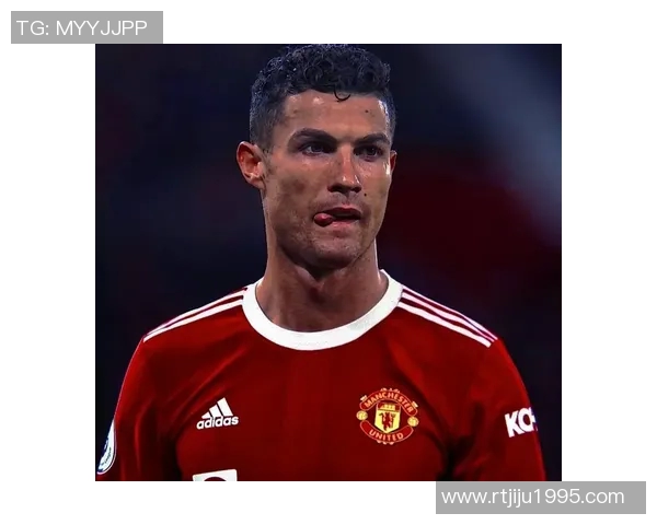 简单头像中的足球明星男孩展现青春活力与运动魅力 简单头像中的足球明星男孩展现青春活力与运动魅力