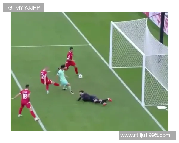 足球明星精彩破门瞬间集锦视频回顾震撼进球技术与激情的完美结合 足球明星精彩破门瞬间集锦视频回顾震撼进球技术与激情的完美结合